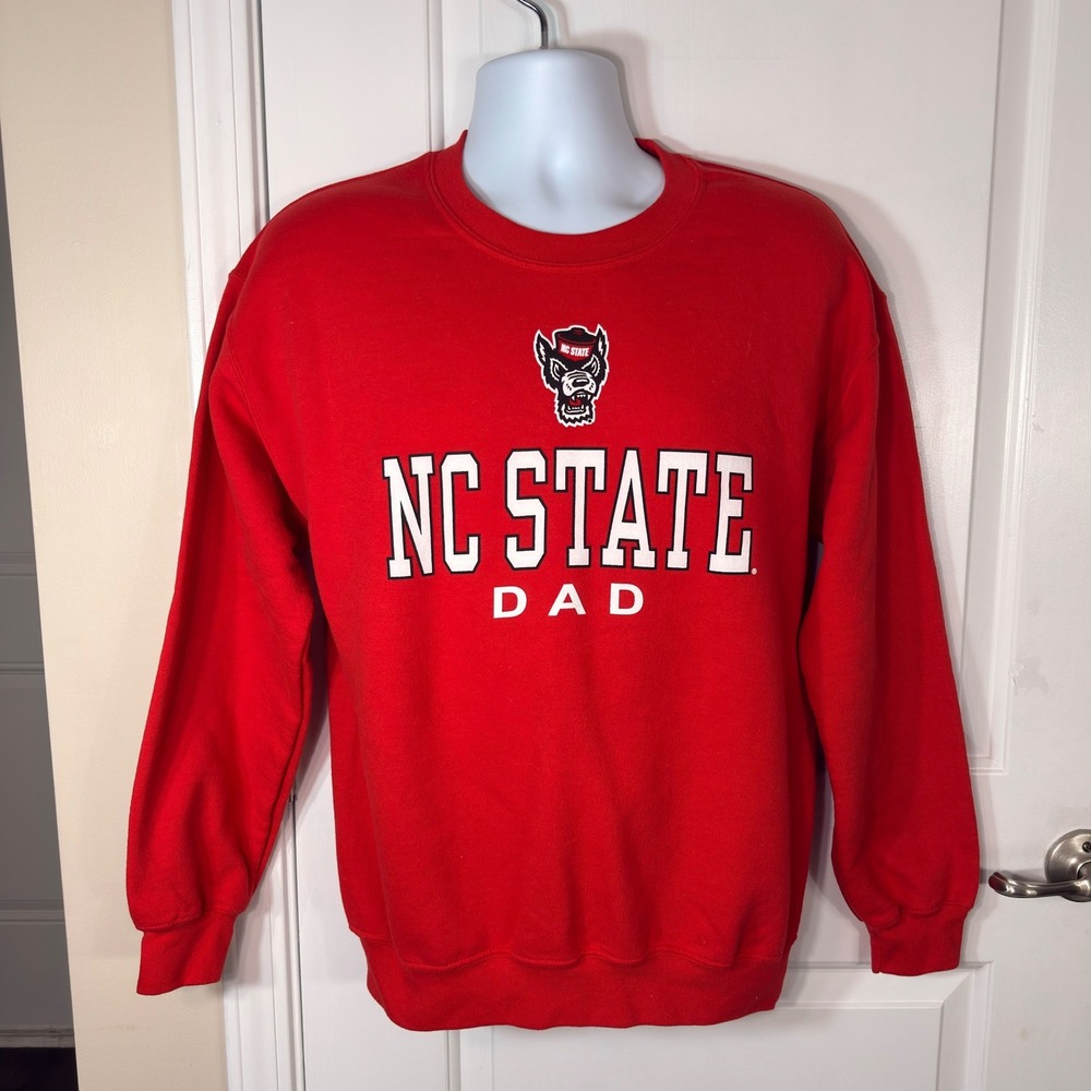 Gildan NC State Dad Sweatshirt Red Wolfpack Tuffy Logo Crewneck Size Medium